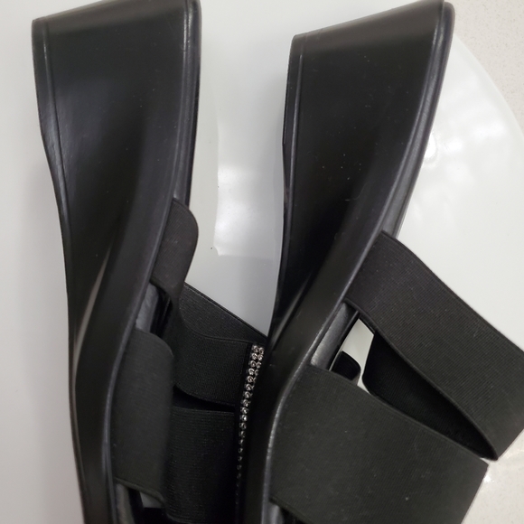 Italian Shoemakers - Slip on black wedge sandals - Size 10 - Picture 7 of 7